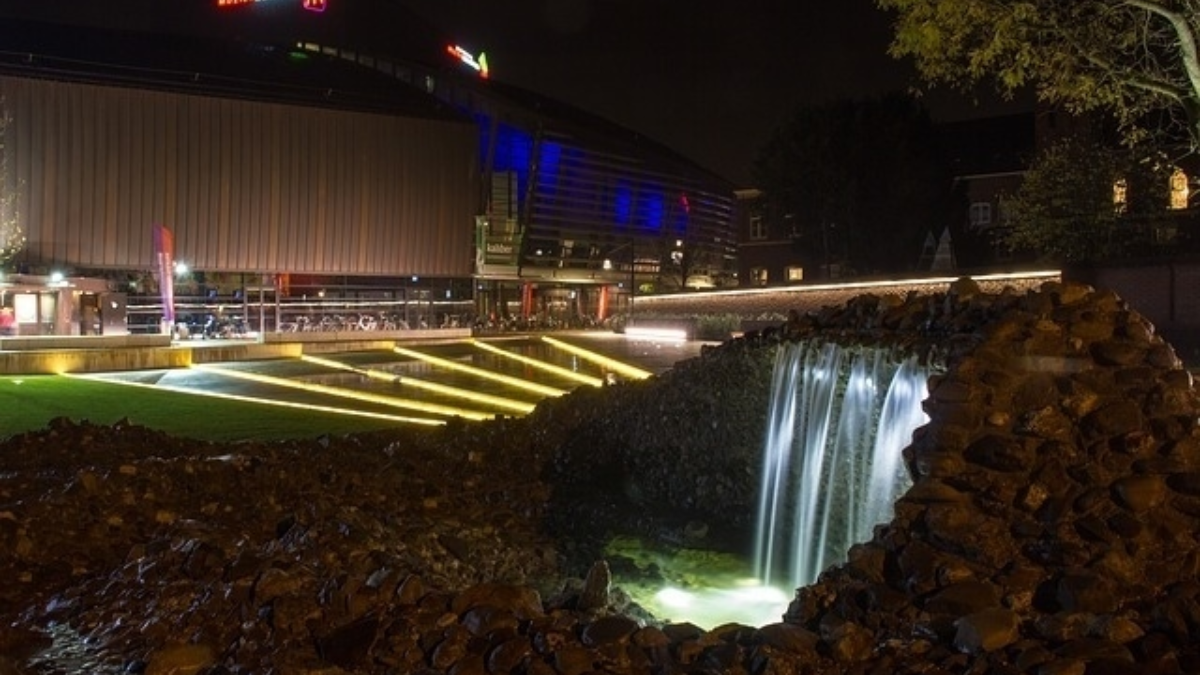 249894 image 6924724