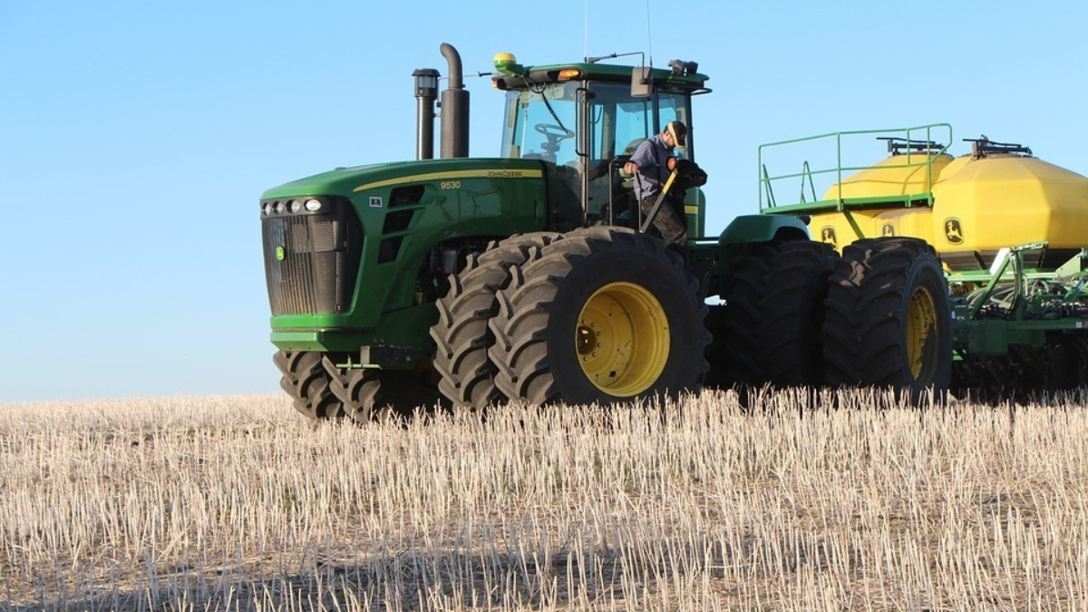 244215 tractor 1498074 960 720