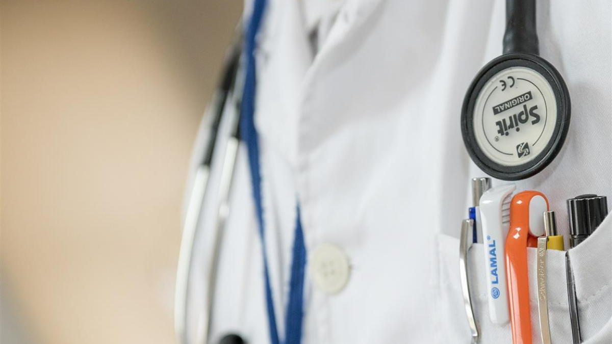 243838 doctor 563428 1920