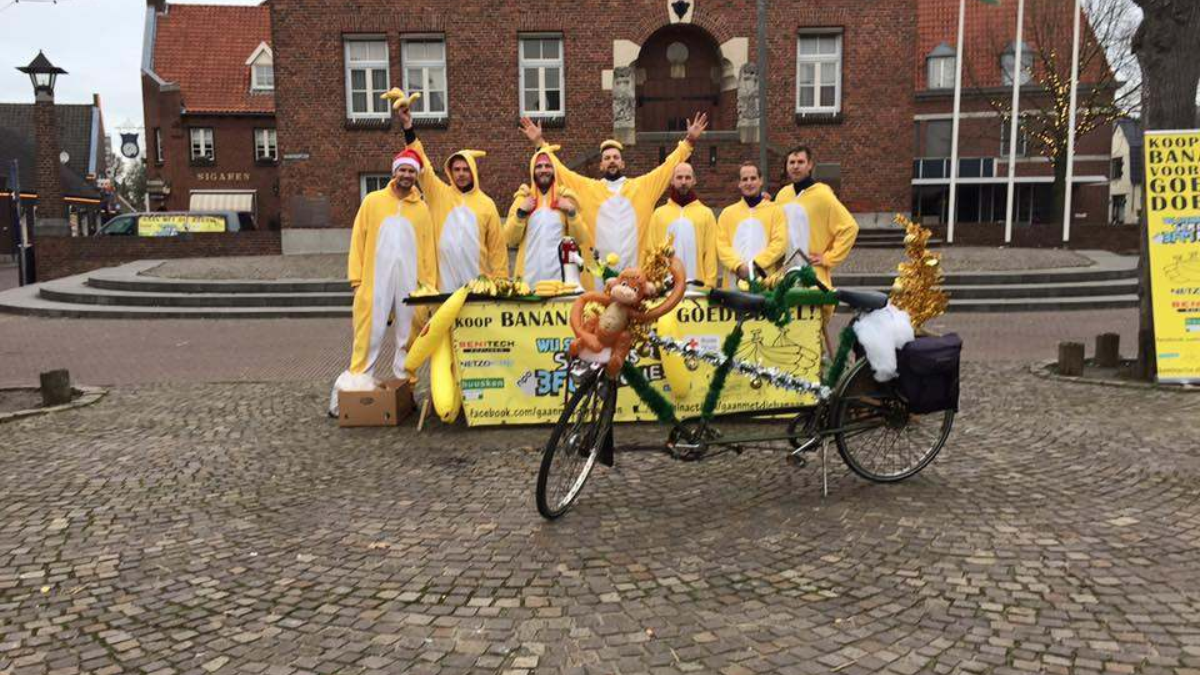 238060 Bananen verkoop