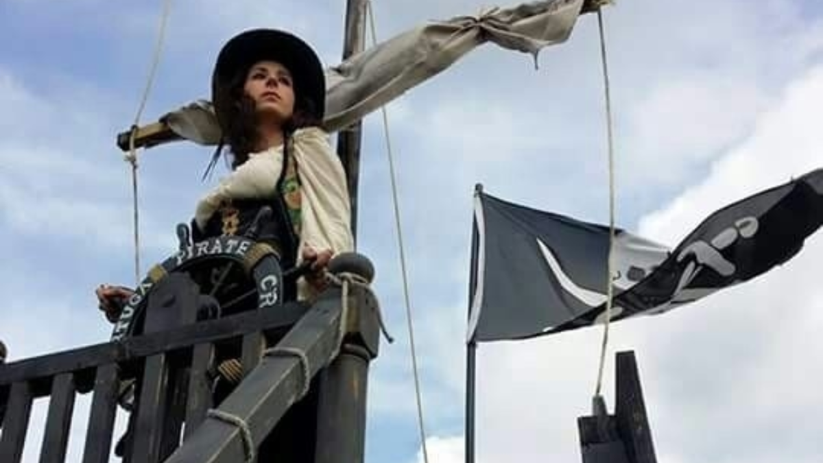 236814 Pirate meid