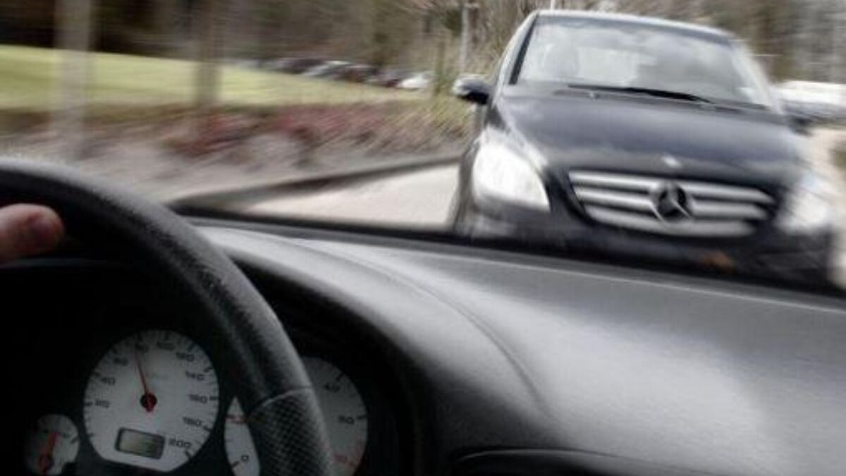 236536 Auto botsing