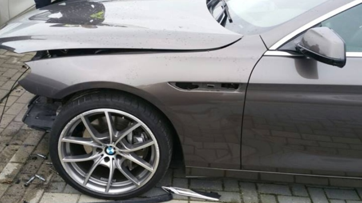 235407 Gestolen auto onderdelen