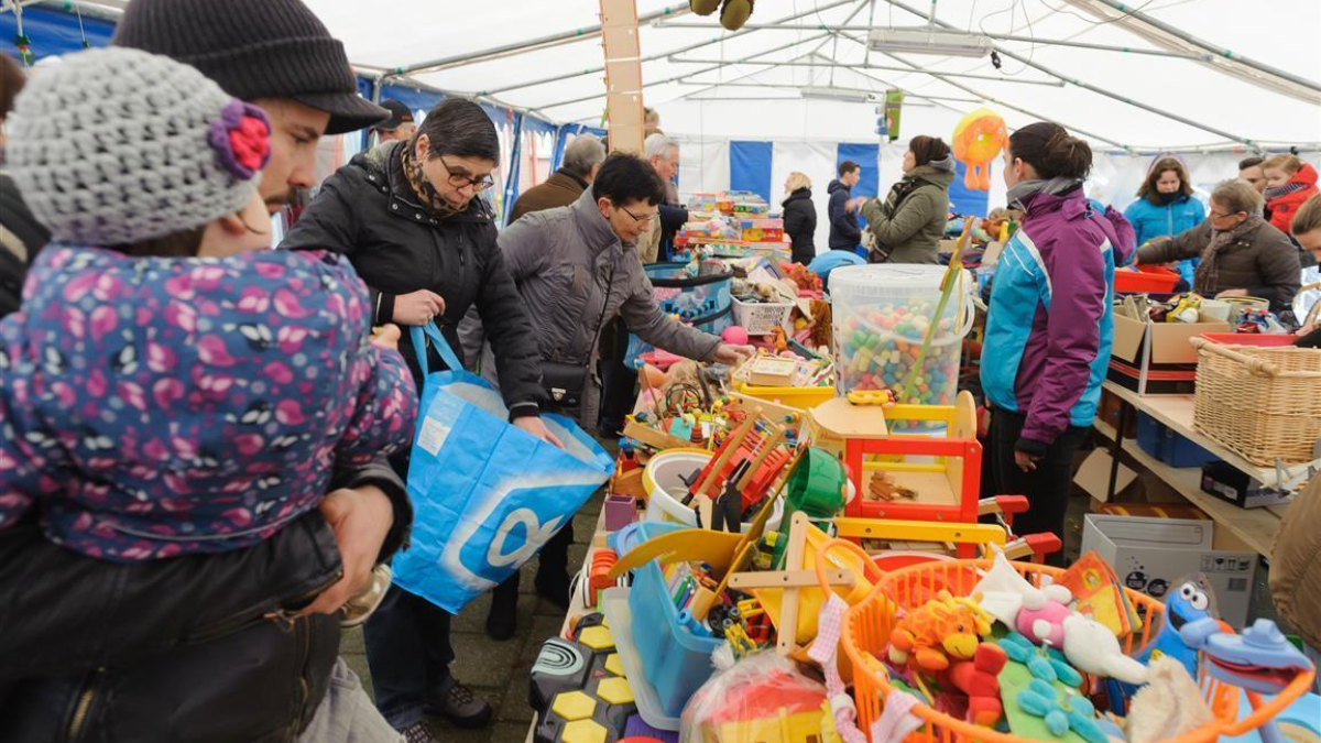 233094 vlooienmarkt 1