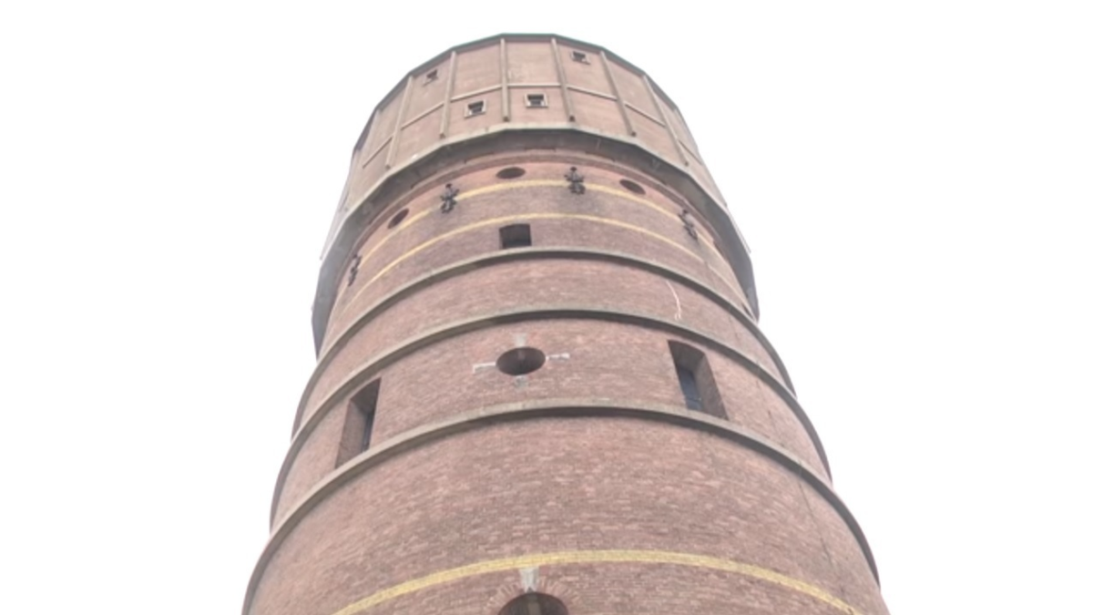 225918 Watertoren hoog en droog 1