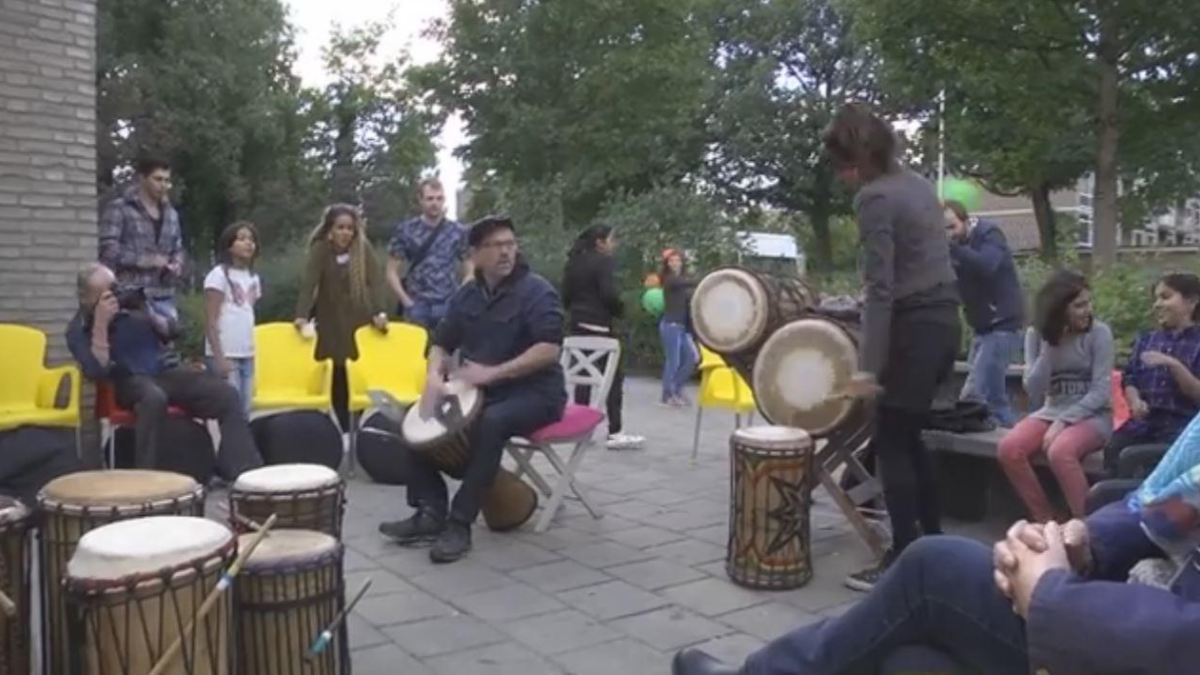 223346 Gluren bij Culturen