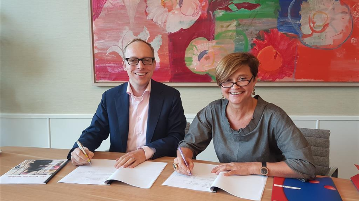 221182 Ondertekening Twentse Belofte