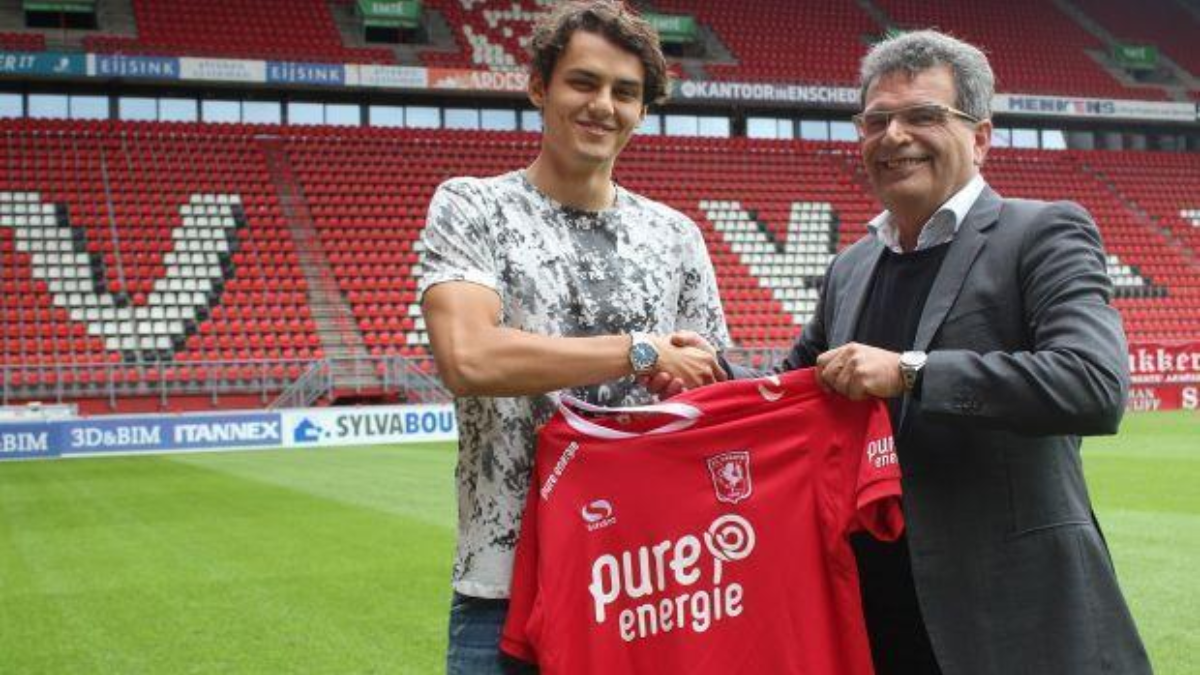 212218 Unal Van Leeuwen FC Twente 620x350