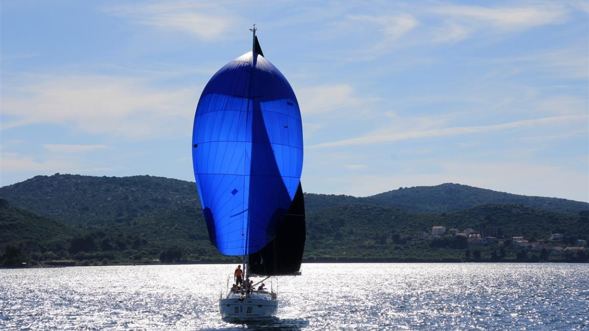 207780 sailing boat 1473281 1920