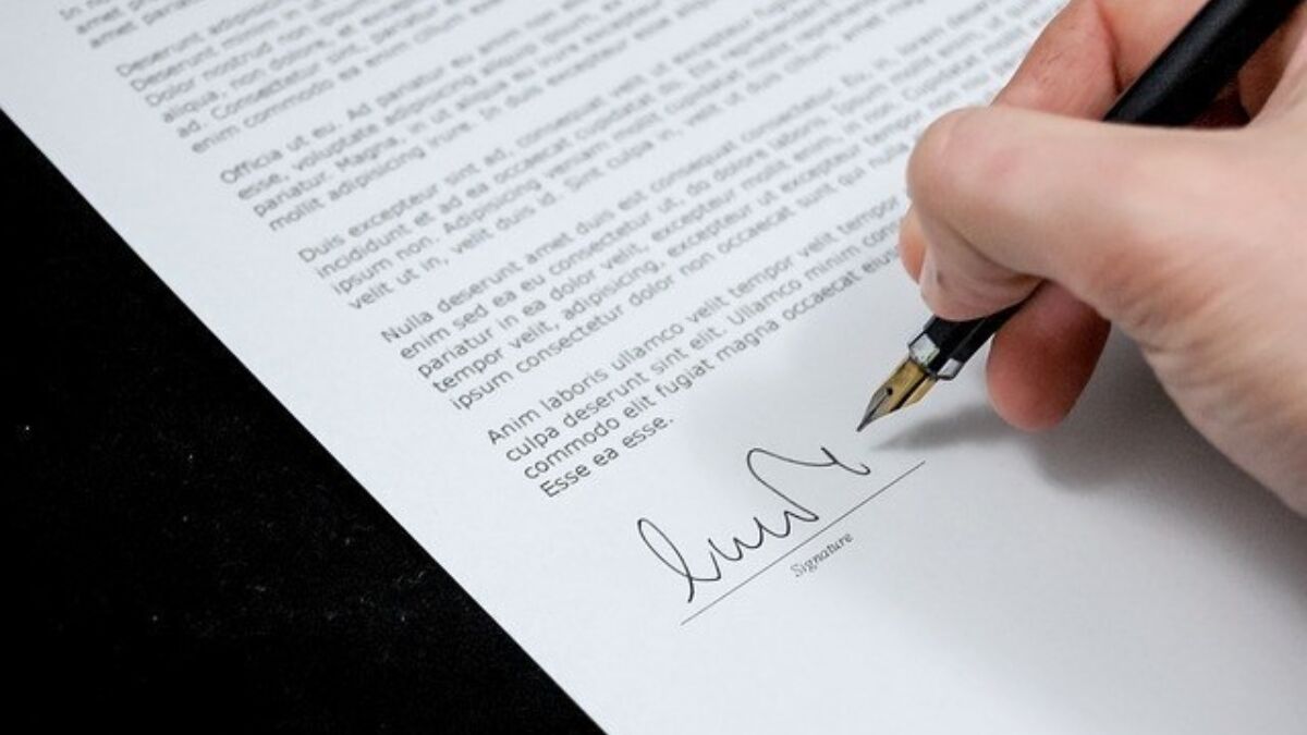 206331 handtekening overname fusie pen papier 1