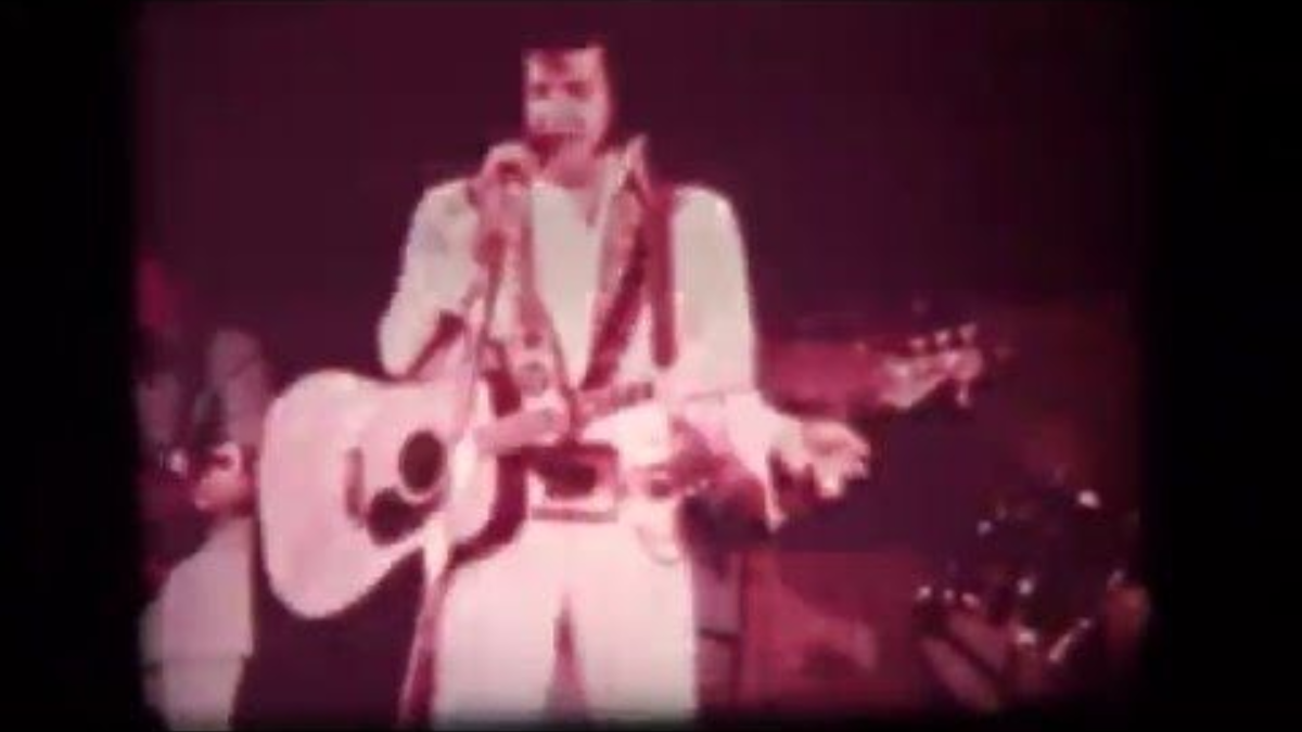 204997 elvis concert 1