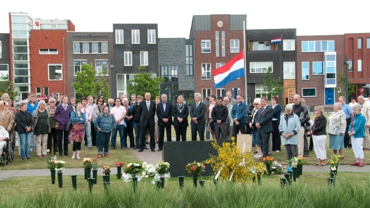 196655 Herdenking2011