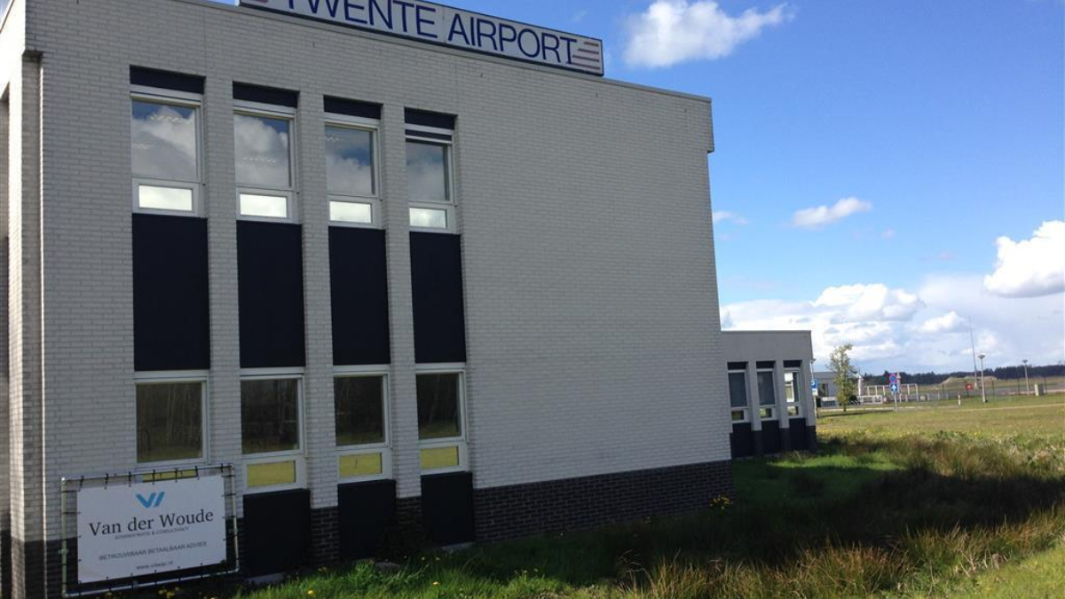 194976 Vliegveld Twente Airport ingang gebouw