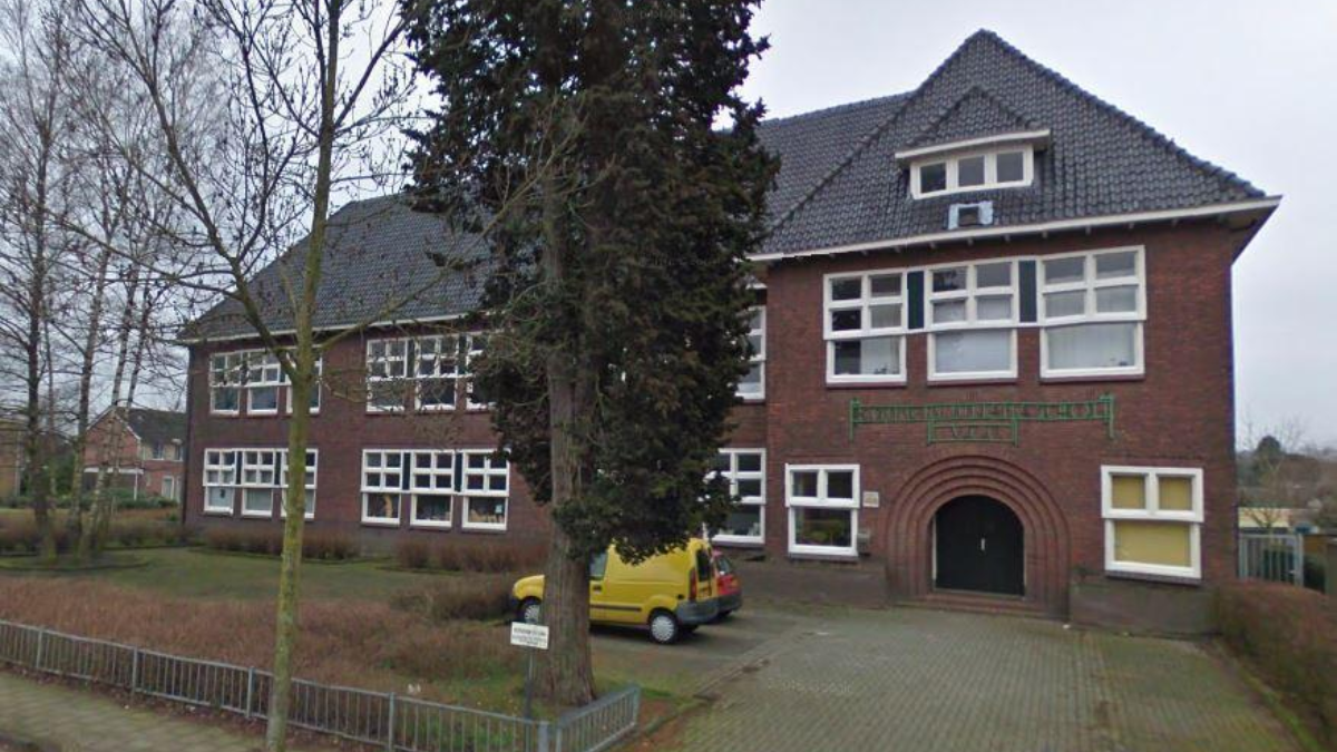 194045 Julianaschool