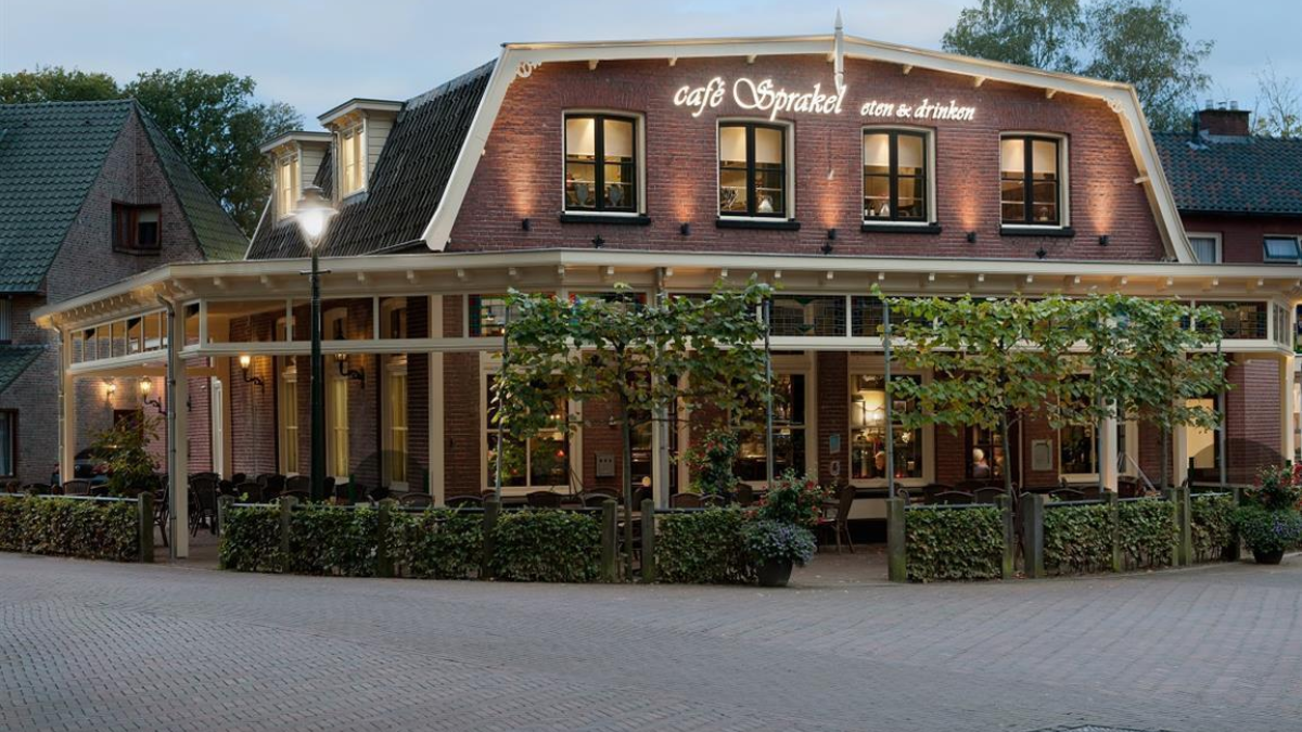192948 SF cafesprakel buitenkantklein