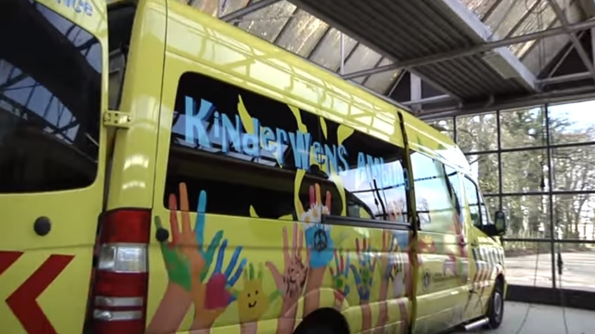 175408 kinderwens ambulance