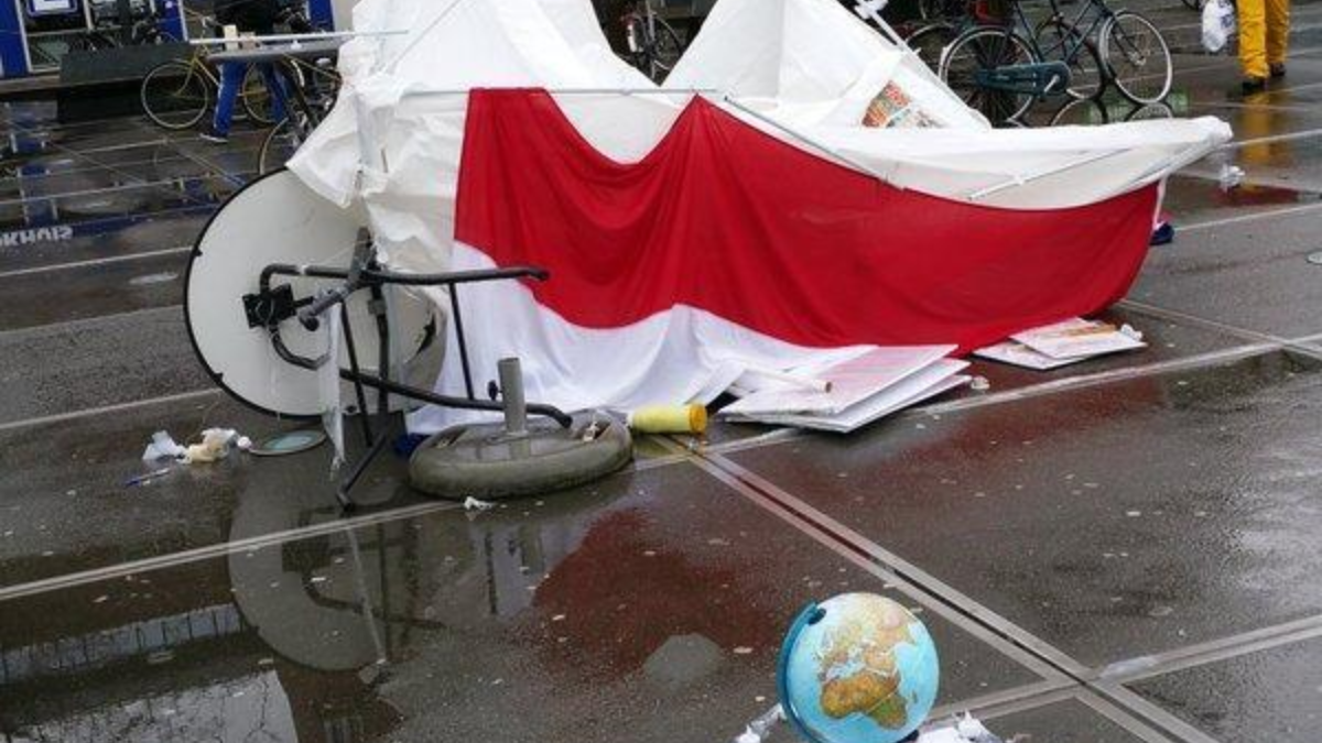 157118 tent stationsplein
