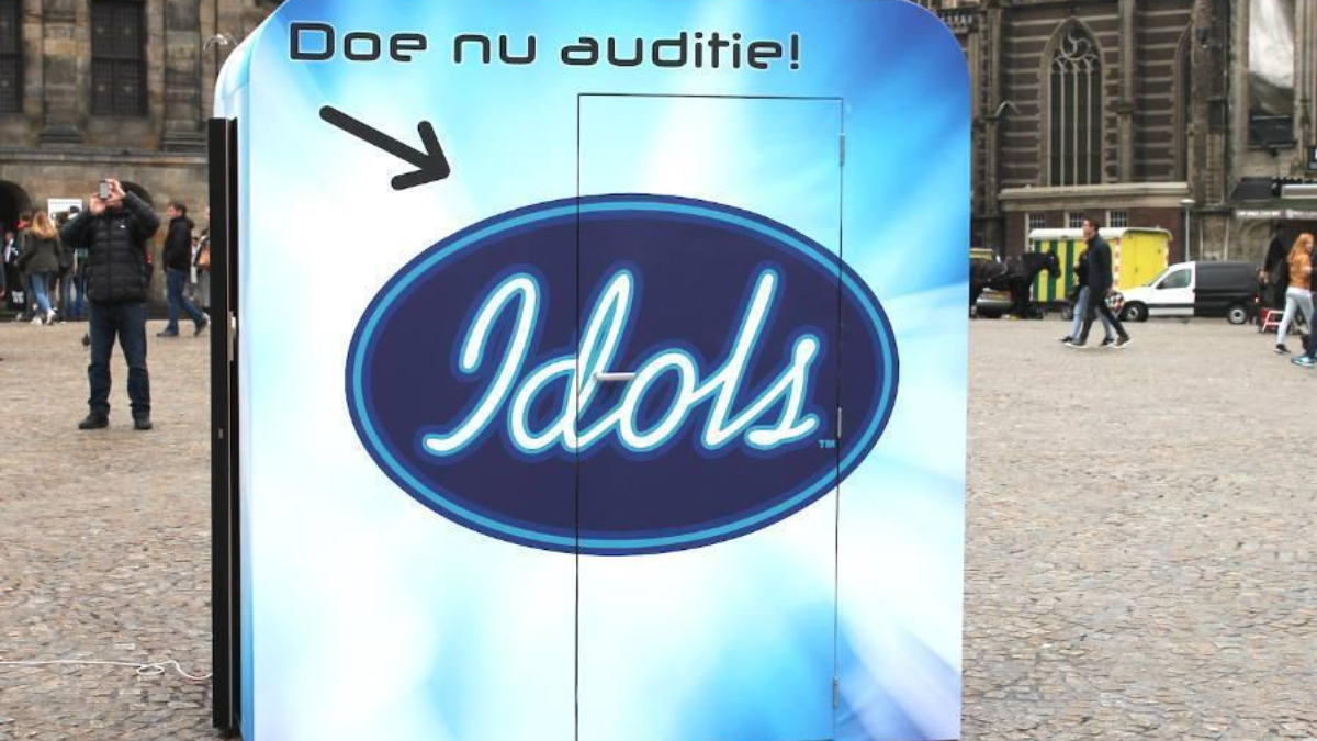 84943 idols booth