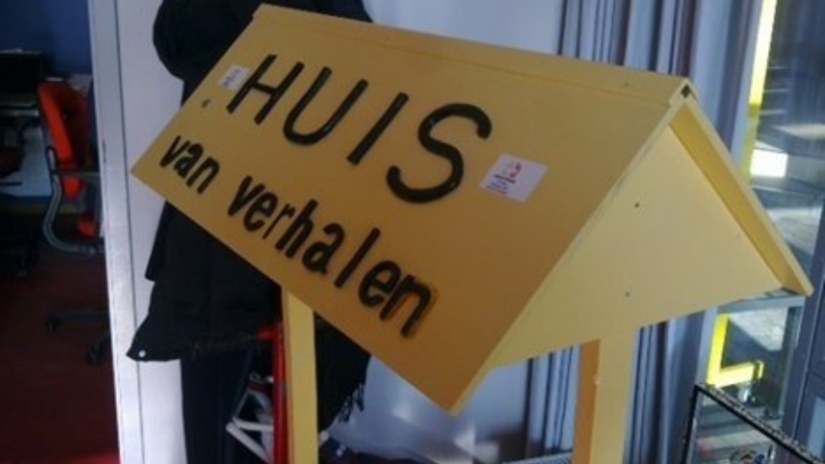 82427 huis van verhalen