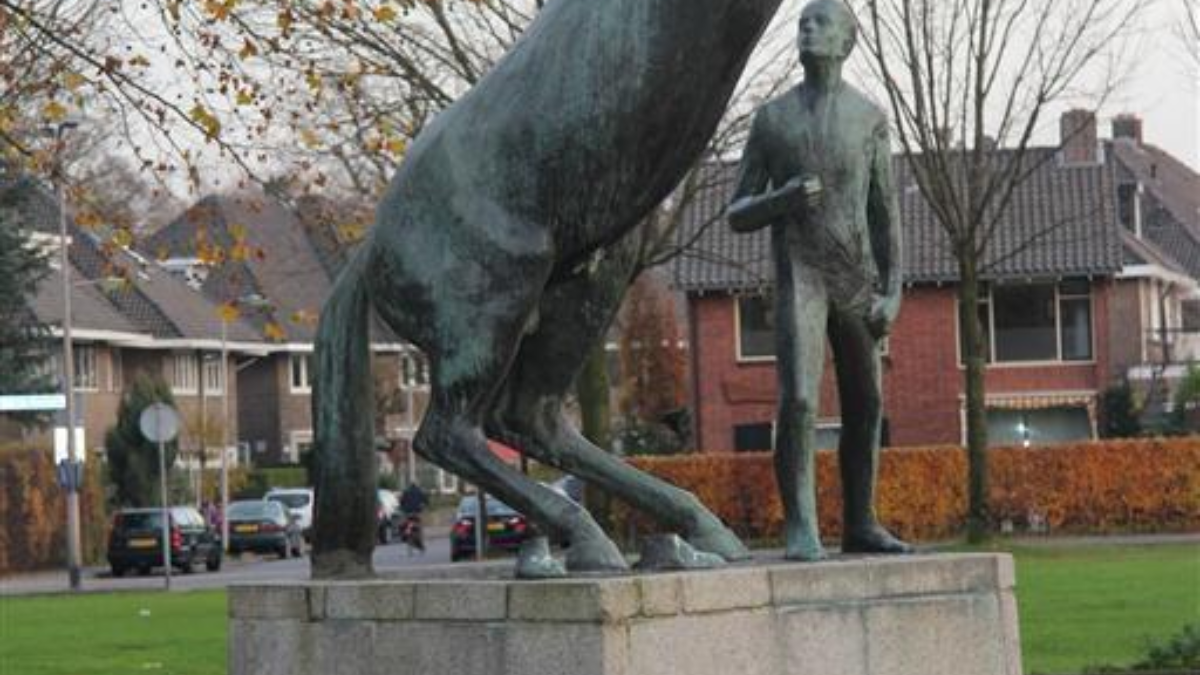 81619 Jongen meisje en paard Johan van Zweden Bataafse Kamp Hengelo 02