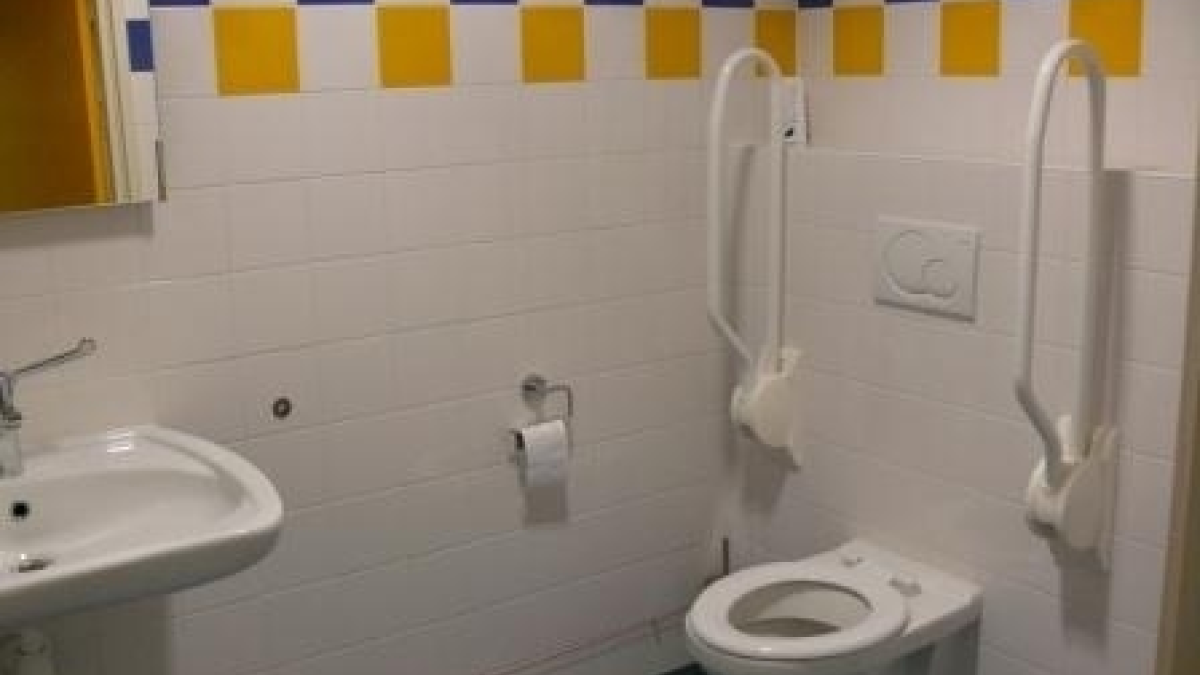 77232 invalidentoilet