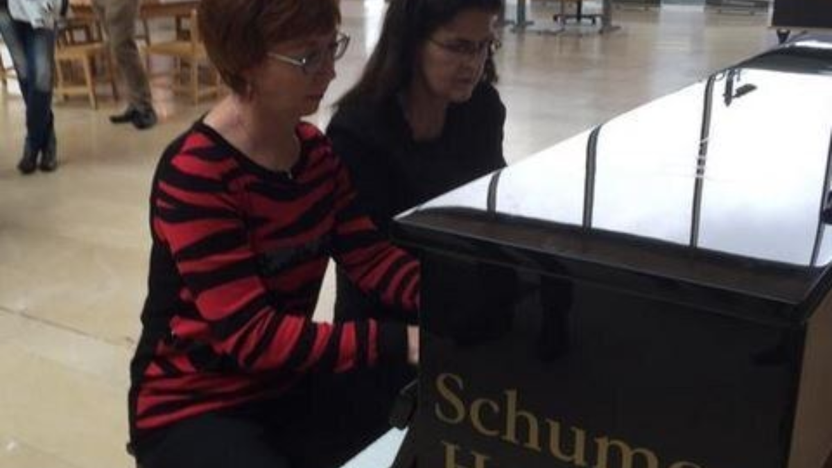 77209 piano stadskantoor