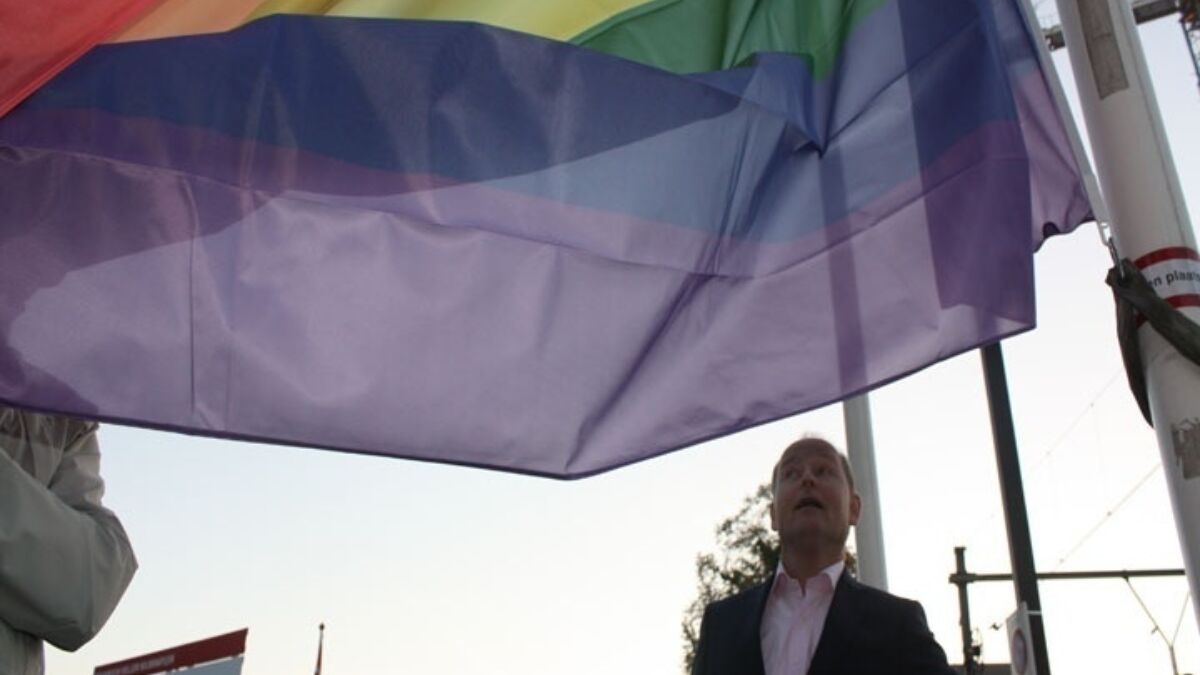 76515 Coming Out Enschede