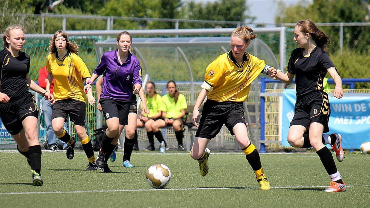 60474 Meidenvoetbal00 jpg srz
