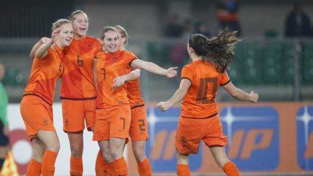57799 vrouwen oranje