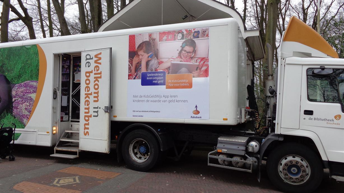 56087 autobelettering Boekenbus Rabobank Mondice Enschede