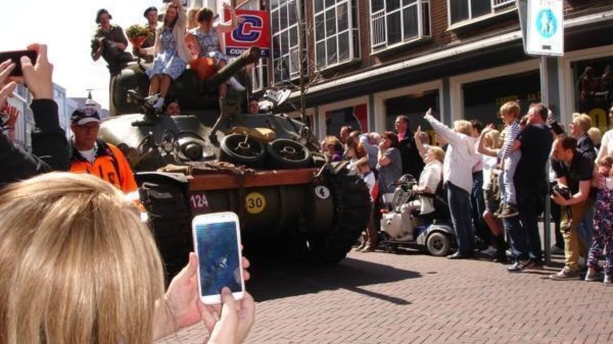 52316 bevrijdingsparade2015