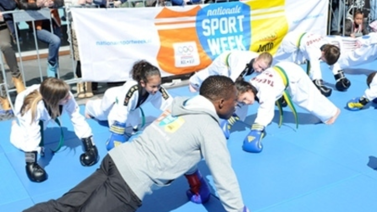 48432 Sportweek