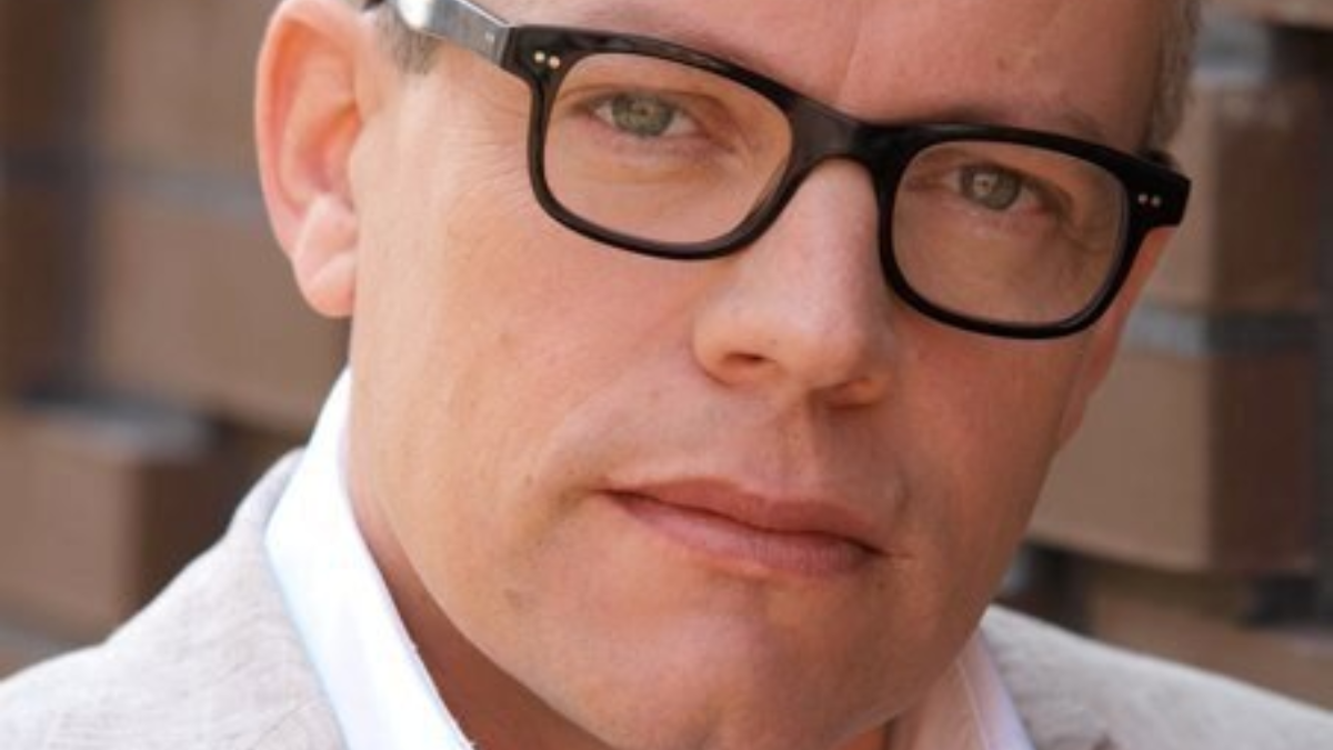 46946 Nicolas Mansfield