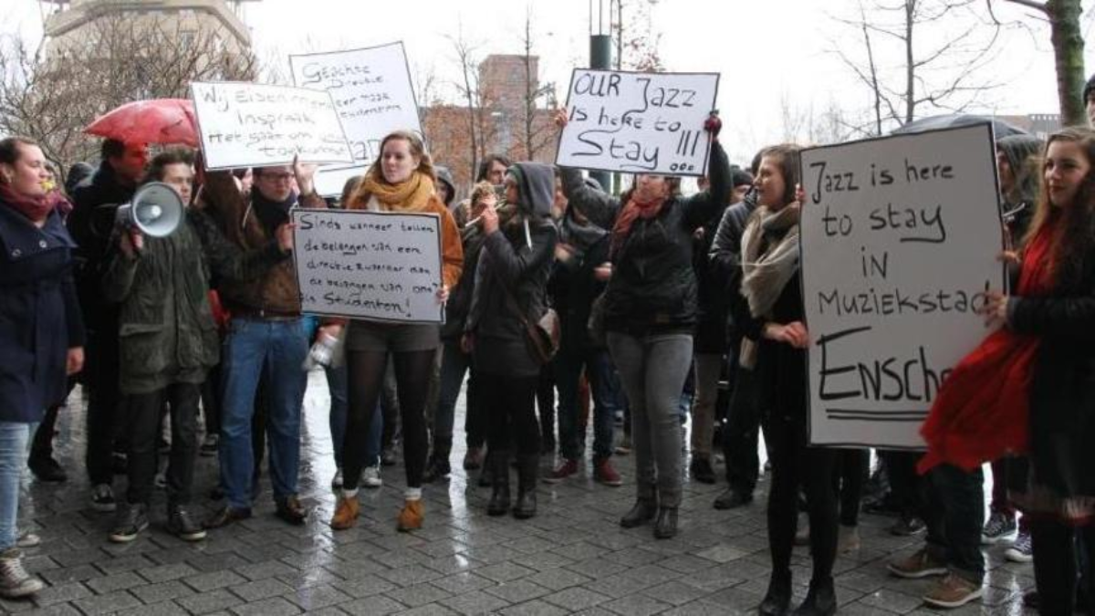 40435 protest
