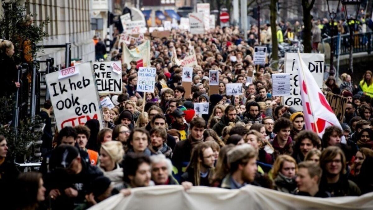39626 demonstratie maagdenhuis bungehuis uva amsterdam e1424958144815