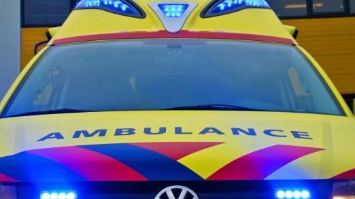 32623 Ambulance voorkant zwaailicht