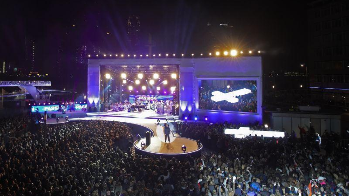 28522 27555 the passion 2