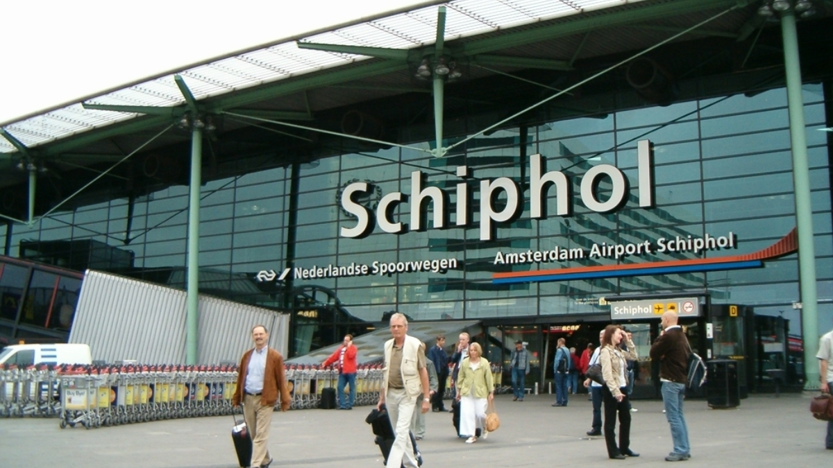 26278 Schiphol plaza ns