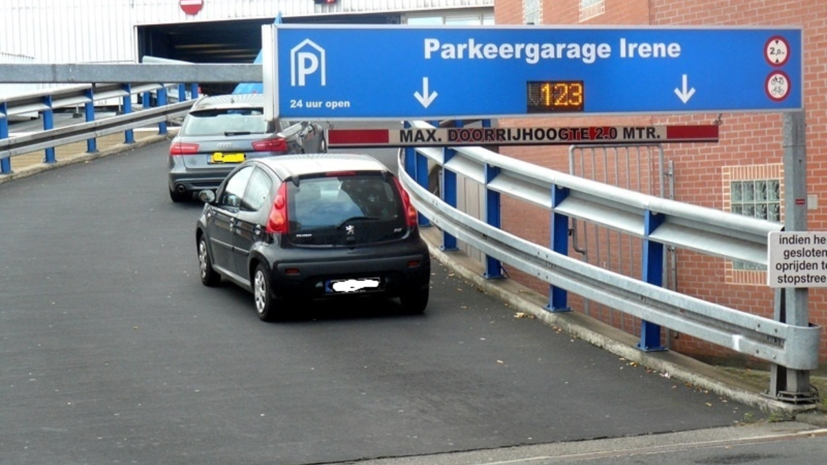 25136 parkeergarage Enschede 001