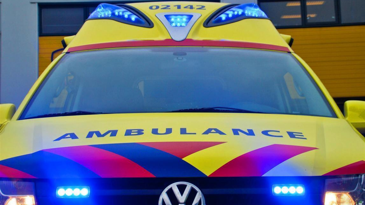 20807 Ambulance voorkant zwaailicht 112 alarm hulpdiensten groot