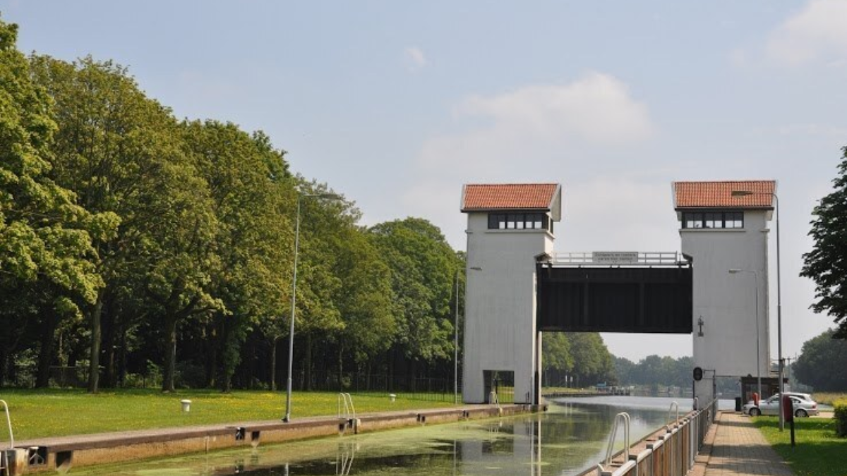 19596 Sluiscomplex Hengelo