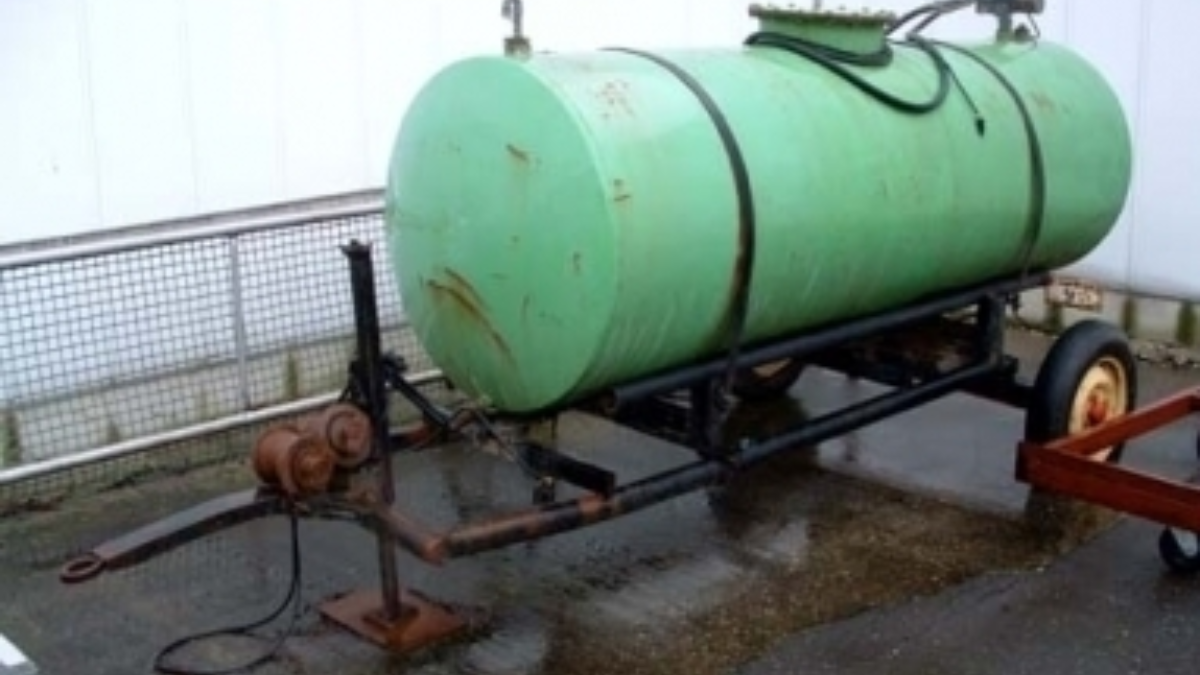 18341 mobile gasoline oilstorage tank 689 1
