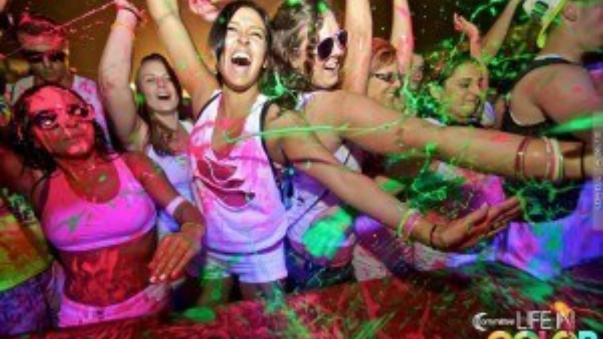14020 Beach Glow Party