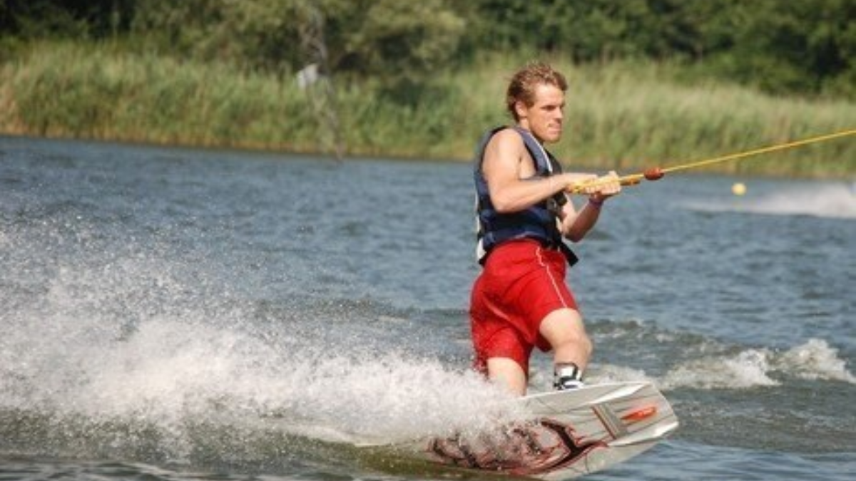 13272 waterskien