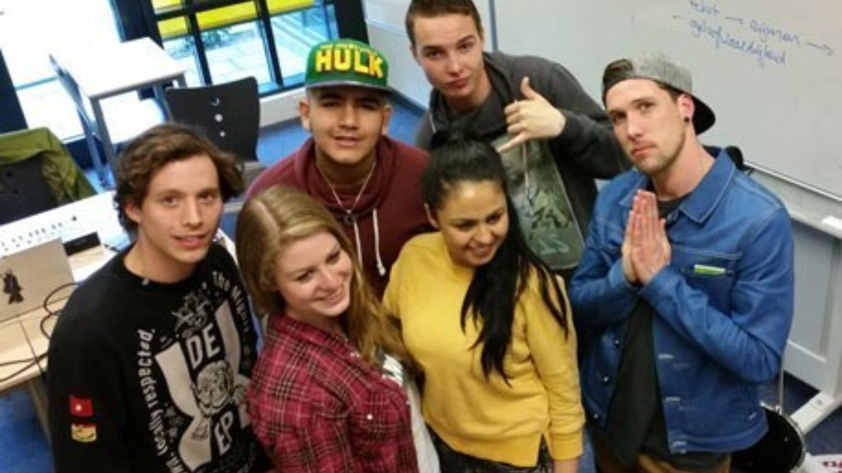 12506 Fotot rap over je kop w