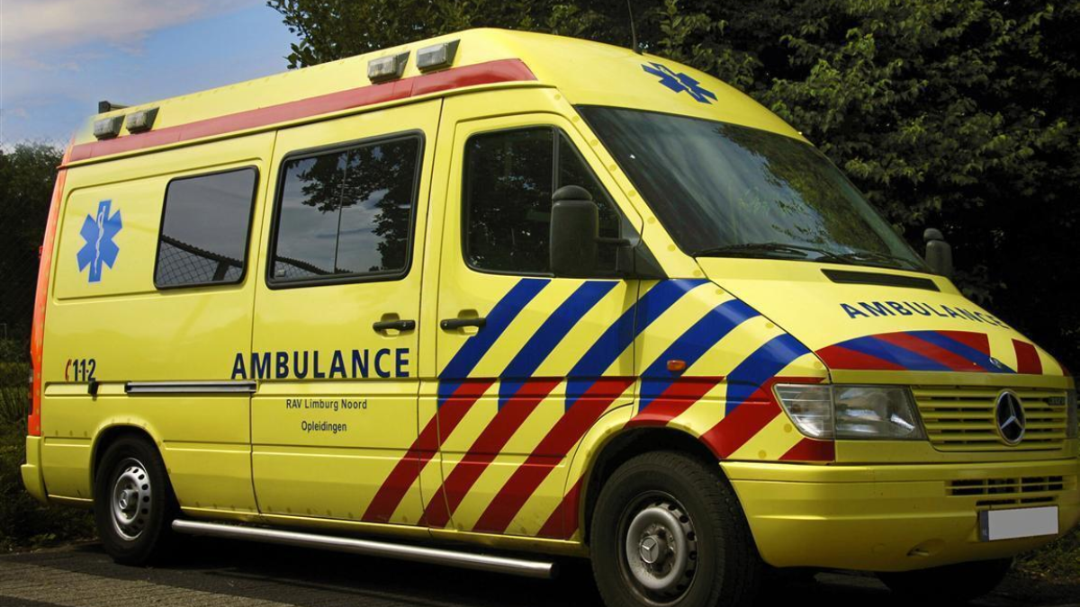 12325 Ambulance Venray 005