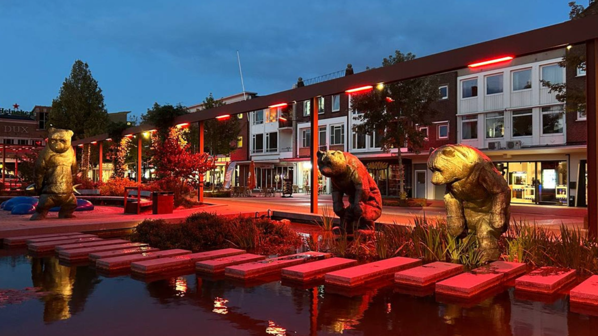 250930 hengelo rood verlicht FOTO OOST