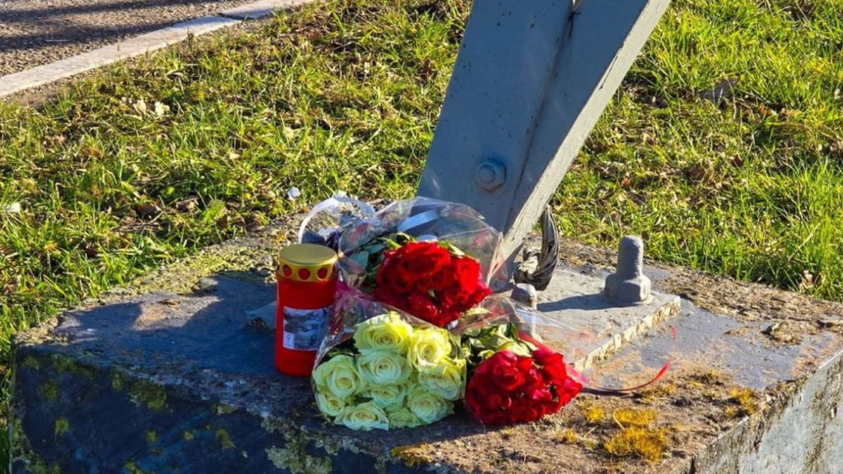 251120 bermmonument News united DENNIS BAKKER