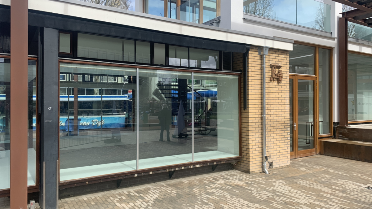 20230412 kiosk markt rooftopbar oplevering leeg IMG 4283