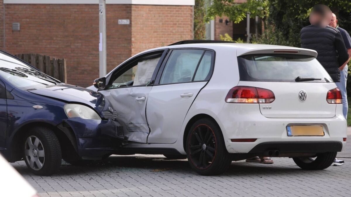 Gewonde bij aanrijding tussen twee voertuigen in Oldenzaal